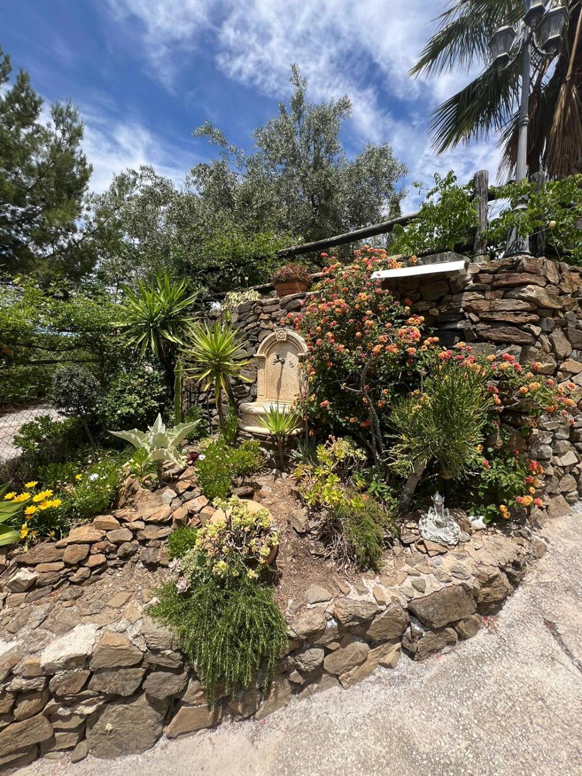 Los Olivos Málaga Buitenkant foto